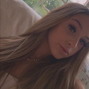 Meet your Posher, Avery